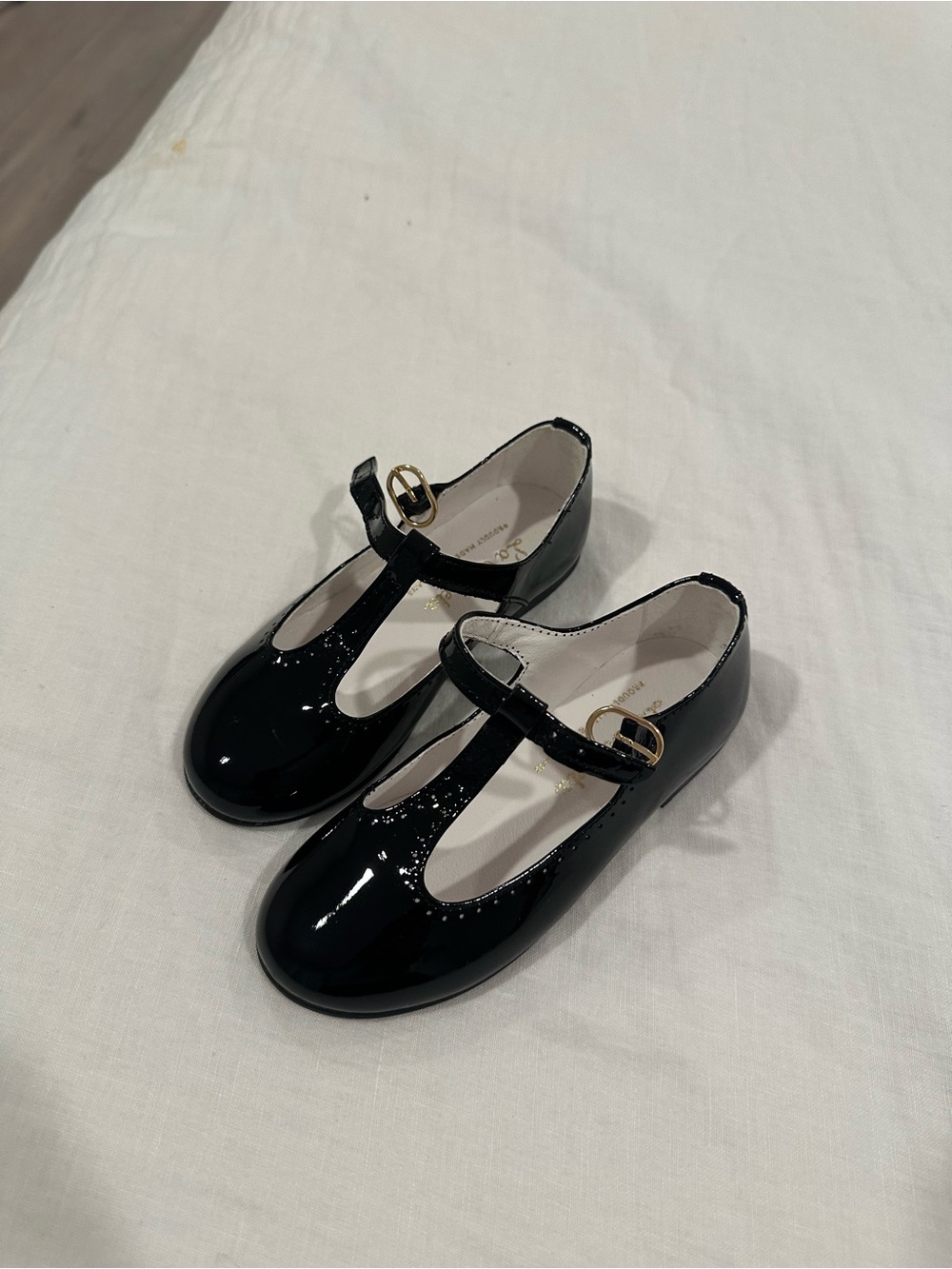 La Coqueta Black Patent T-Strap Kids Dress Shoes